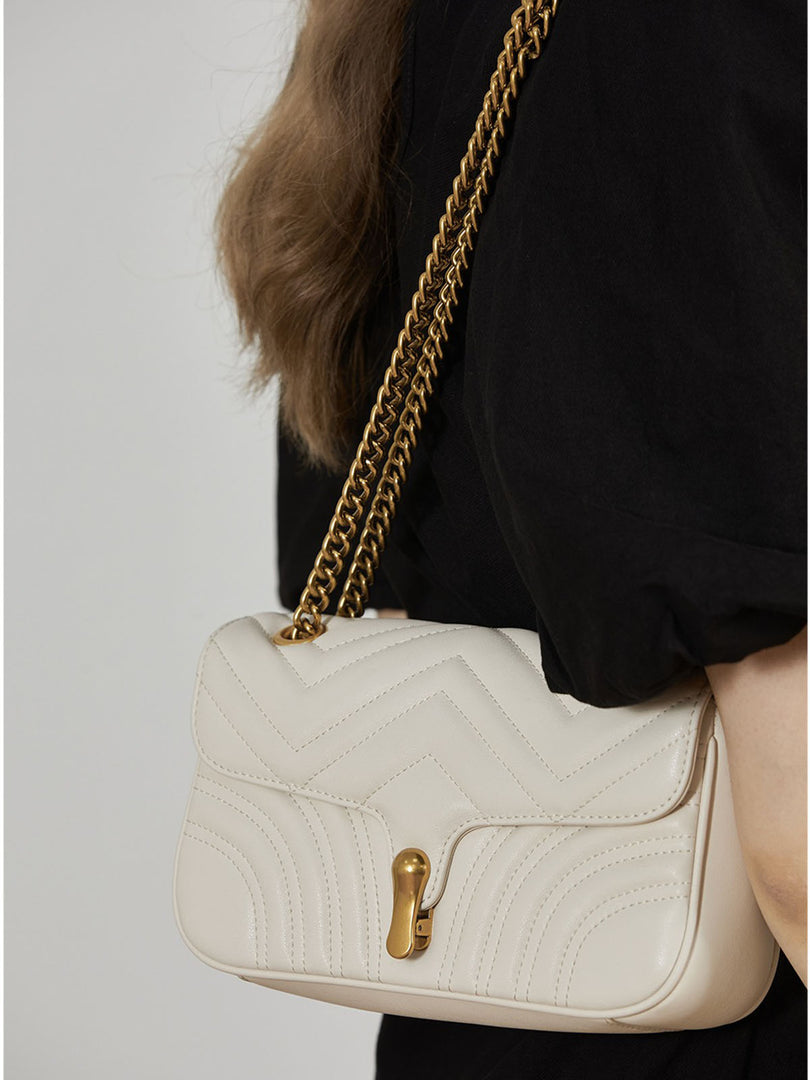 Smting | Quilted Chain Flap Bag