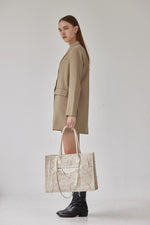 Load image into Gallery viewer, Smting | top handle pearl chain tote bag
