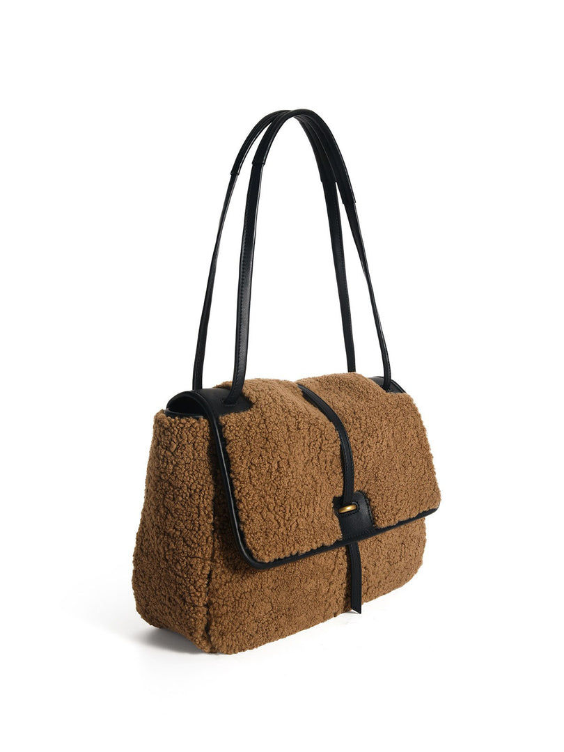 Smting | fluffy messenger bag