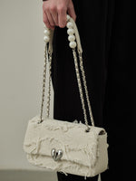 Load image into Gallery viewer, Smting | pearl chain heart lock purse
